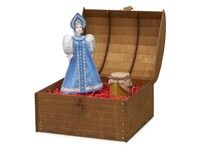 Подарочный набор: кукла фарфоровая, крем-мед, голубой